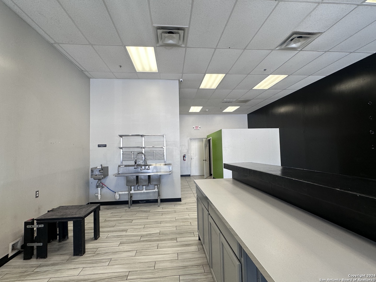 8142 Shin Oak Live Oak TX 78233