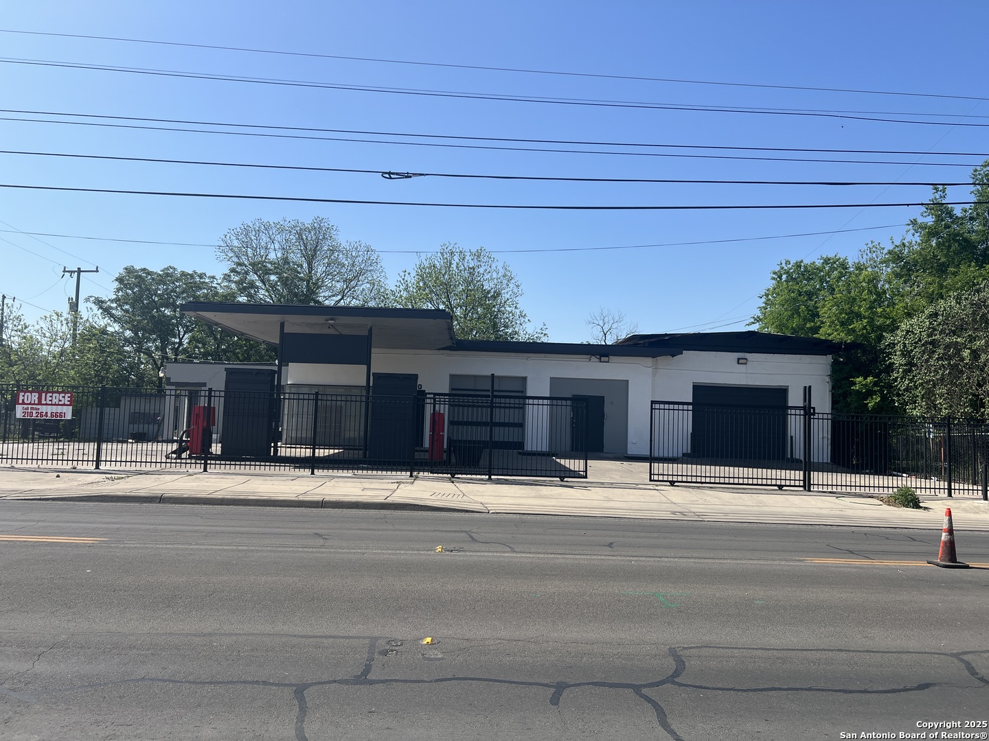 1850 E Houston Street San Antonio TX 78202