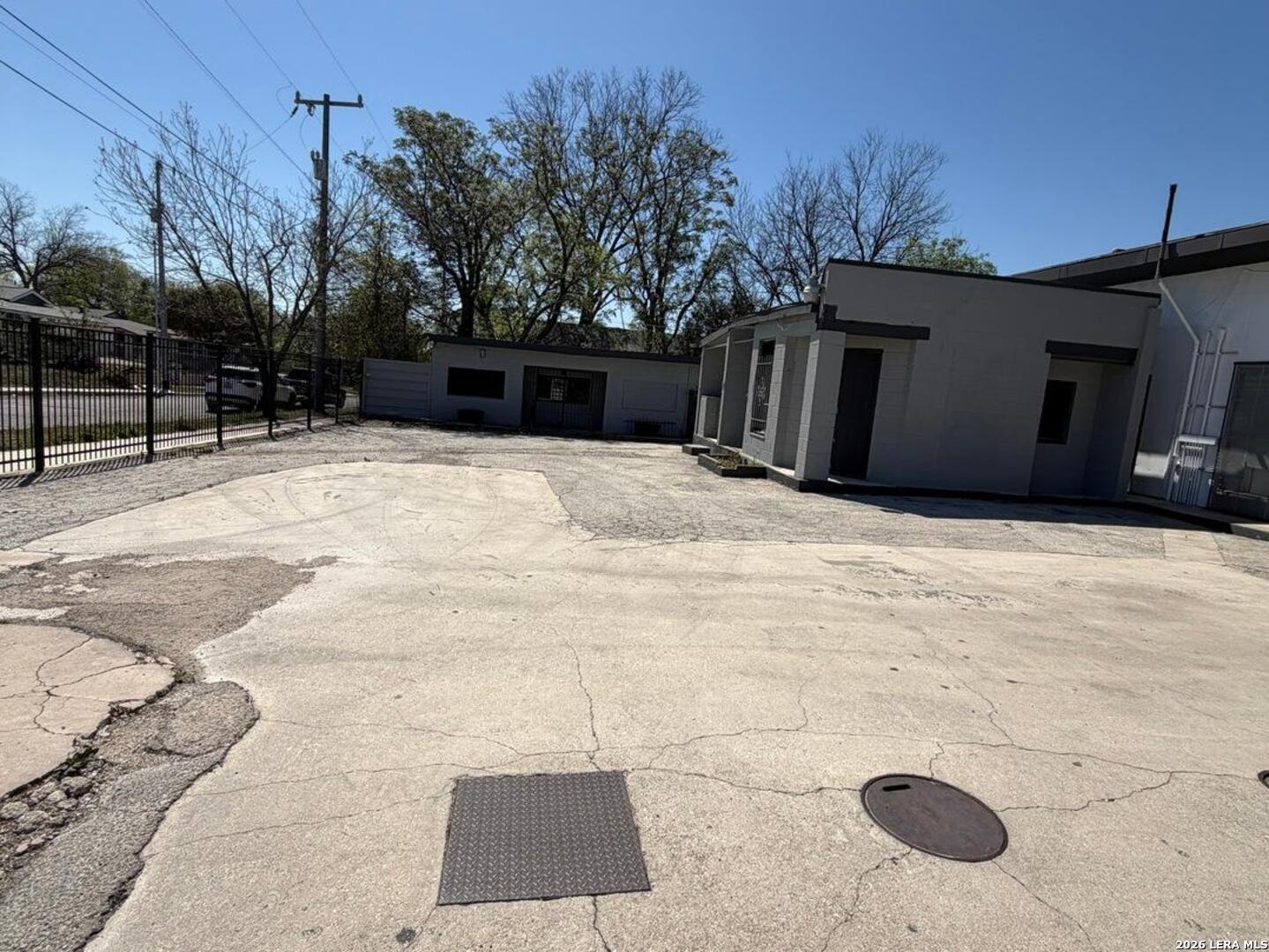 1850 E Houston Street San Antonio TX 78202