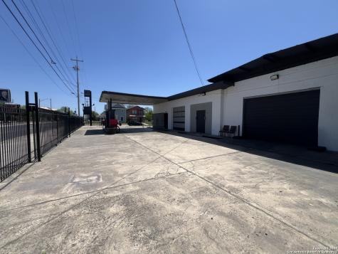 1850 E Houston Street San Antonio TX 78202