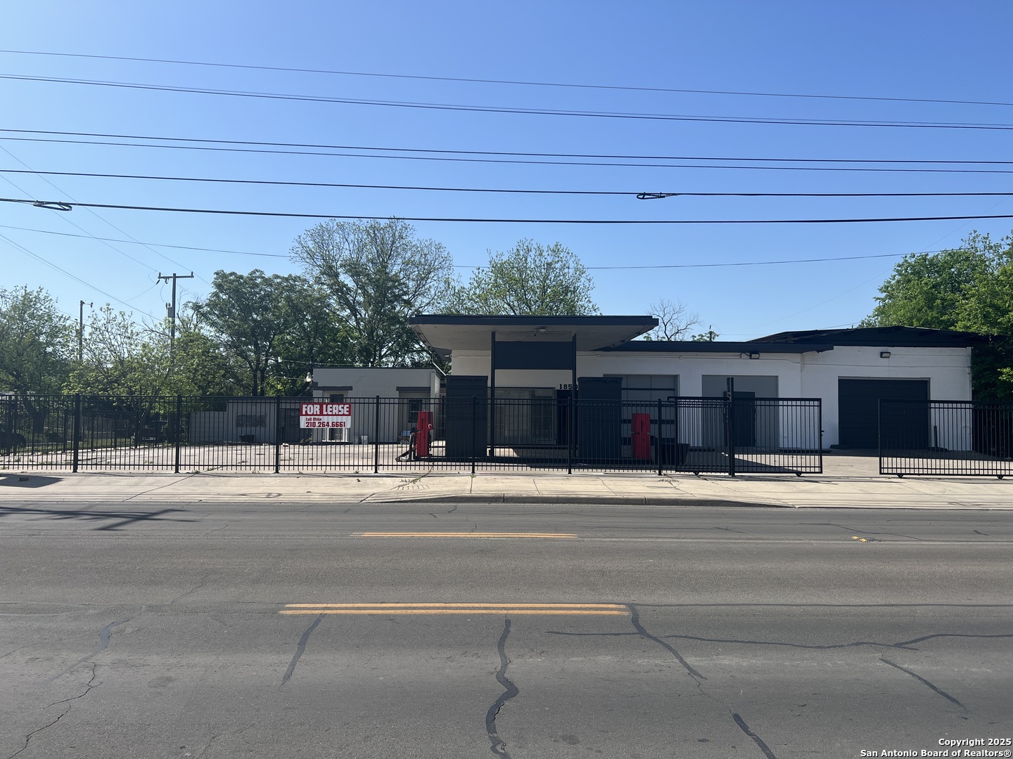 1850 E Houston Street San Antonio TX 78202