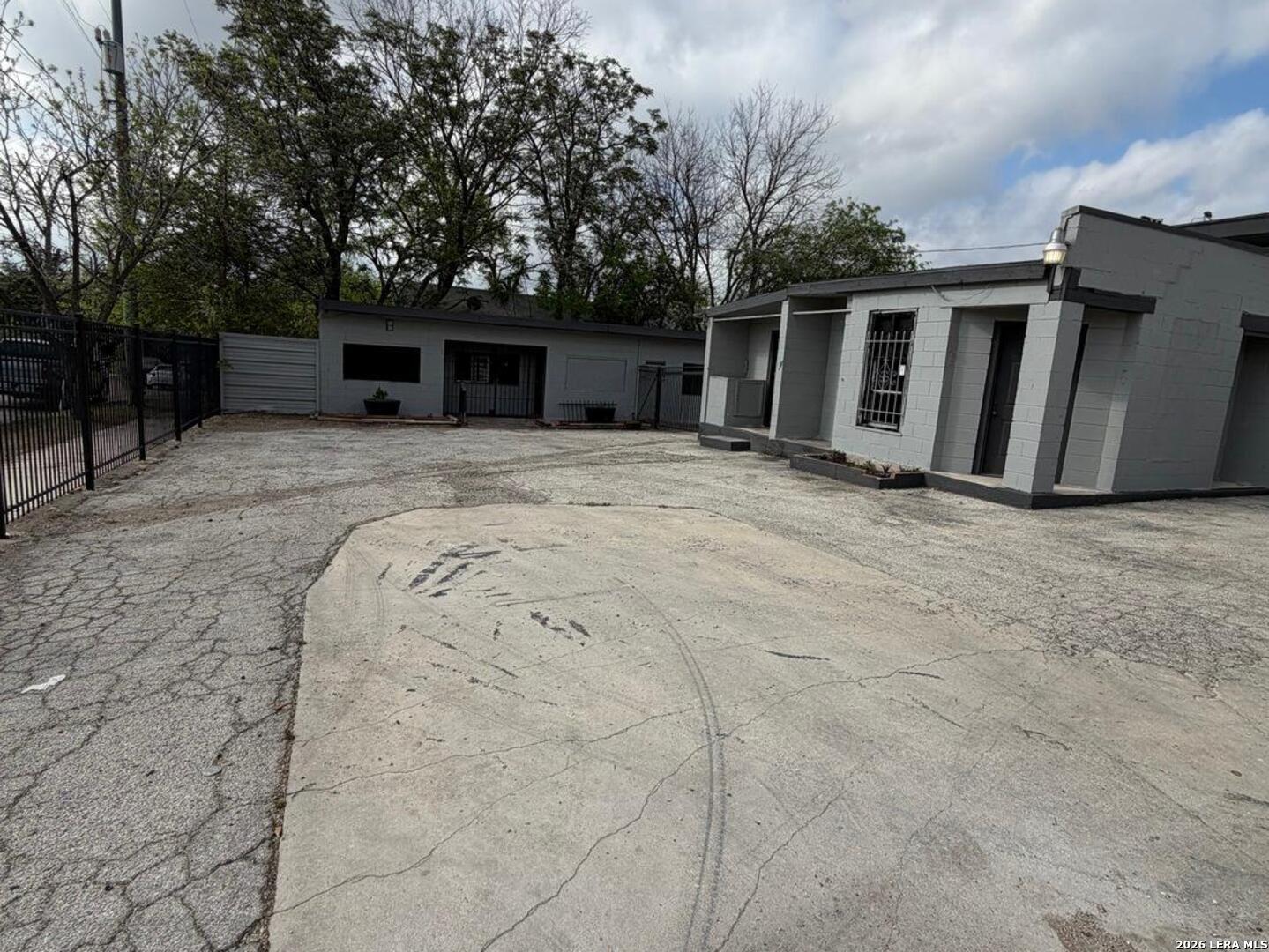 1850 E Houston Street San Antonio TX 78202