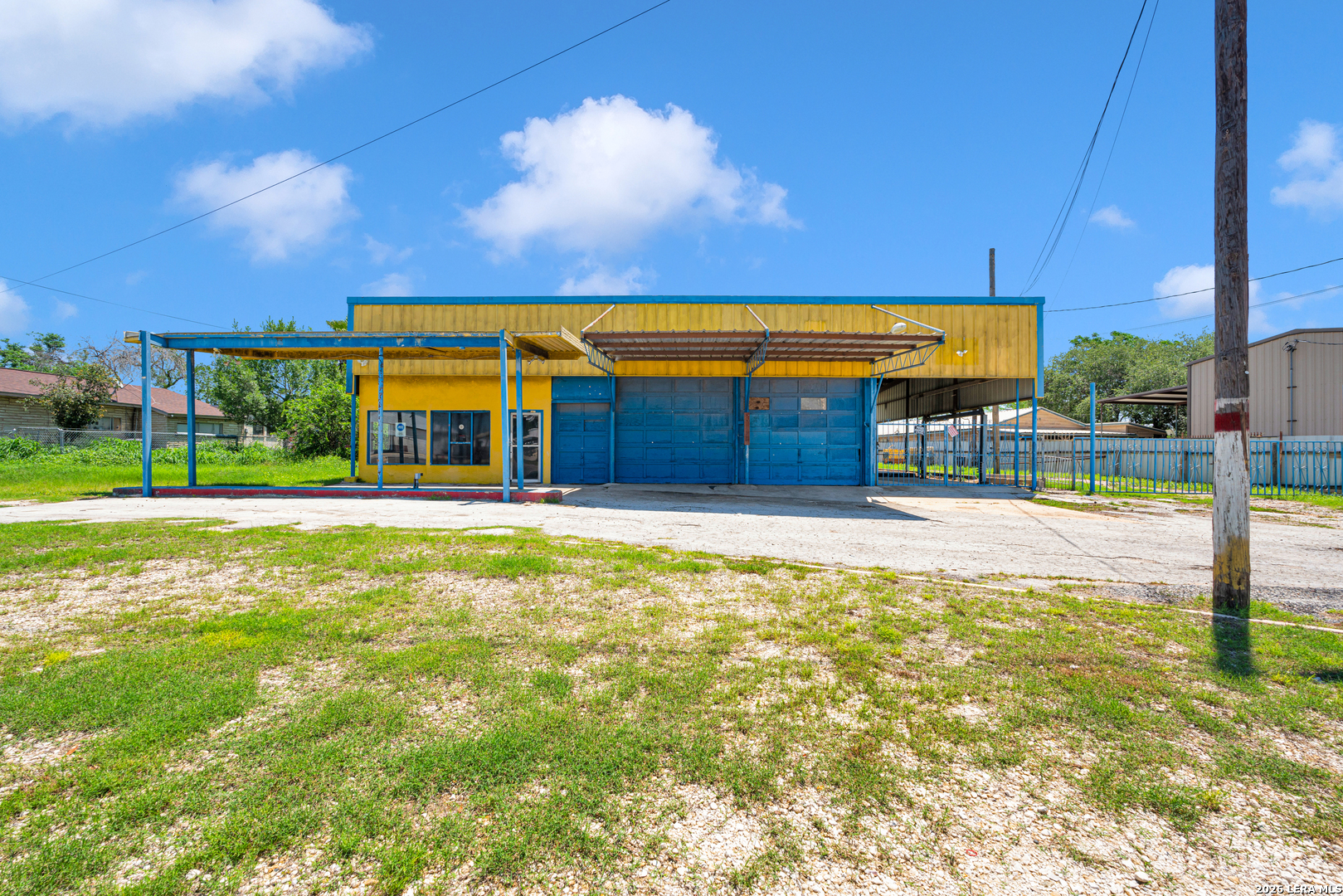 710 N Teel Devine TX 78016