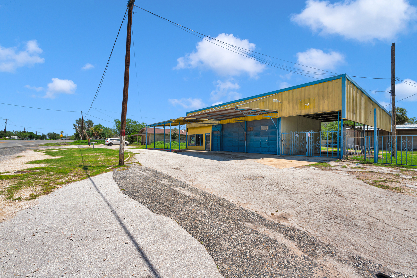 710 N Teel Devine TX 78016