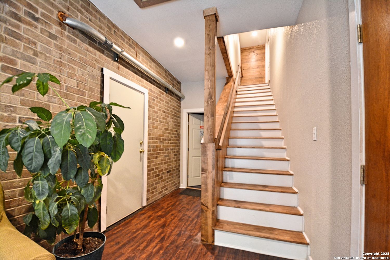 1111 N Walnut New Braunfels TX 78130