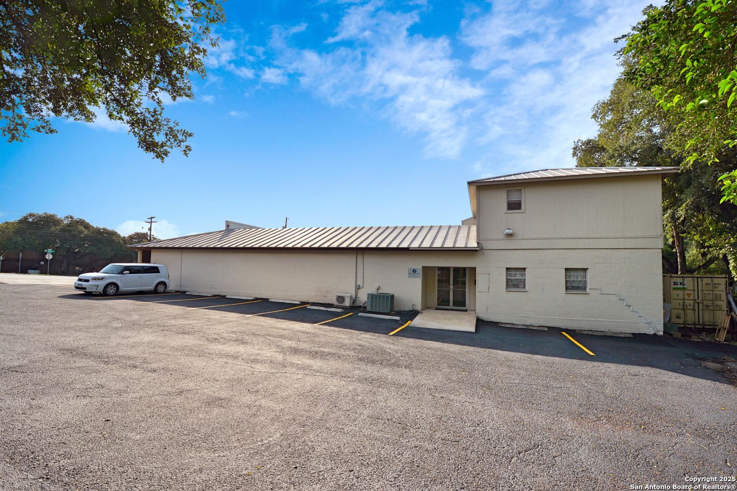 1111 N Walnut New Braunfels TX 78130