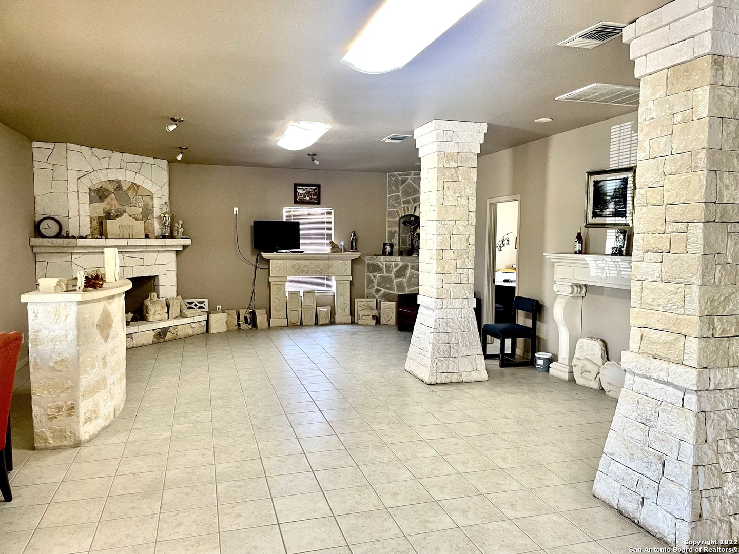 8635 S Loop 1604 E Elmendorf TX 78112