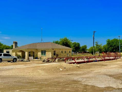 8635 S Loop 1604 E Elmendorf TX 78112