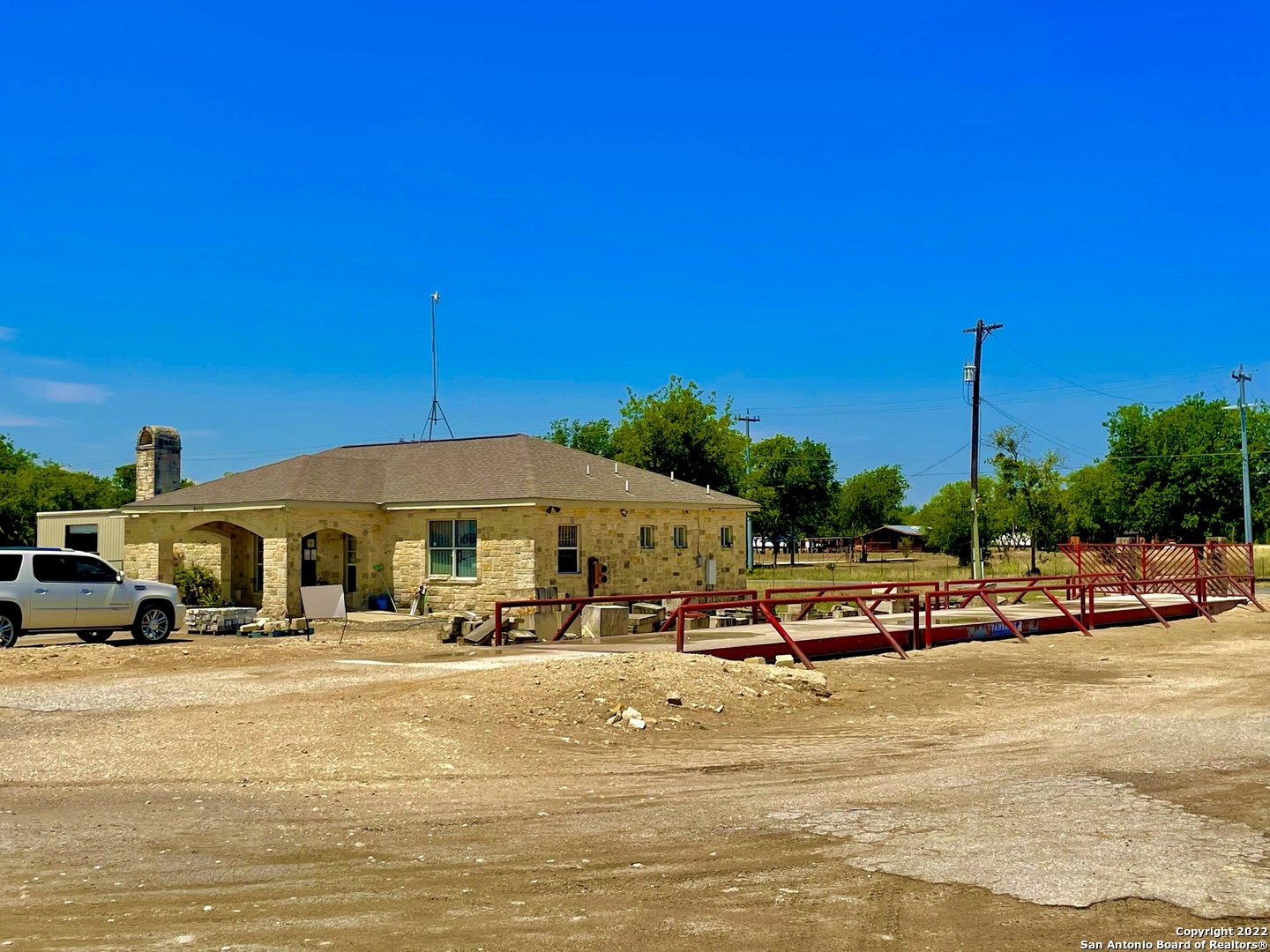 8635 S Loop 1604 E Elmendorf TX 78112