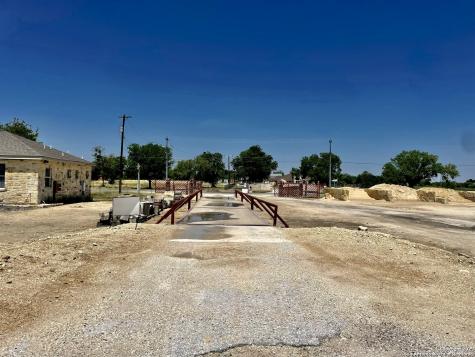 8635 S Loop 1604 E Elmendorf TX 78112
