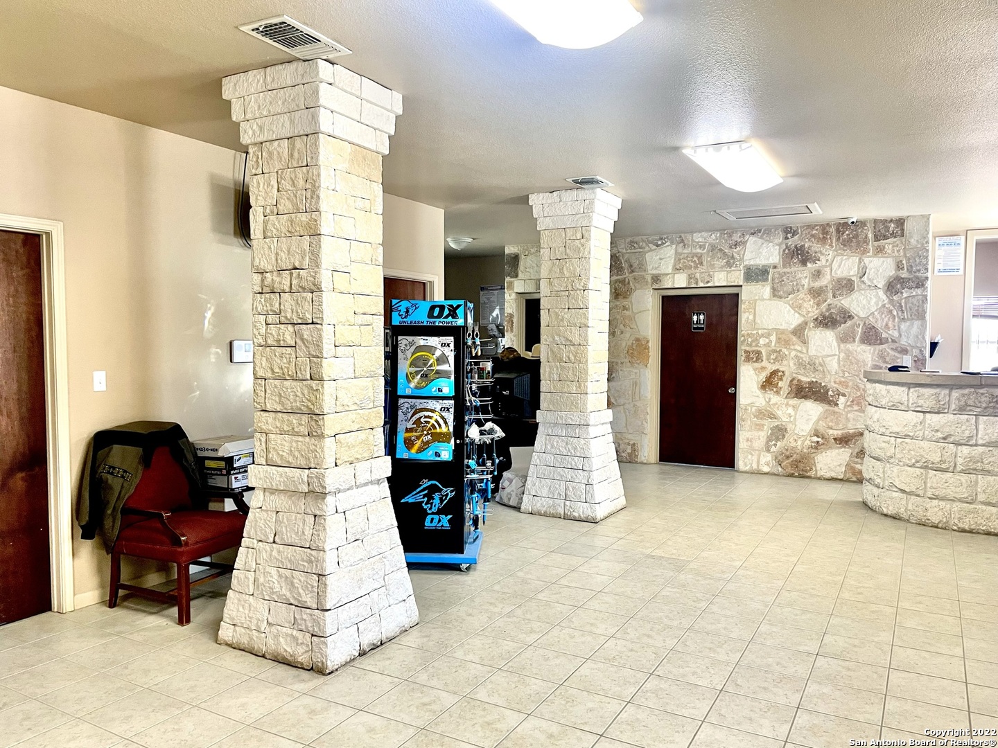 8635 S Loop 1604 E Elmendorf TX 78112