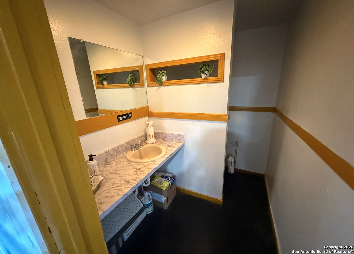 1130 Hampton San Antonio TX 78210