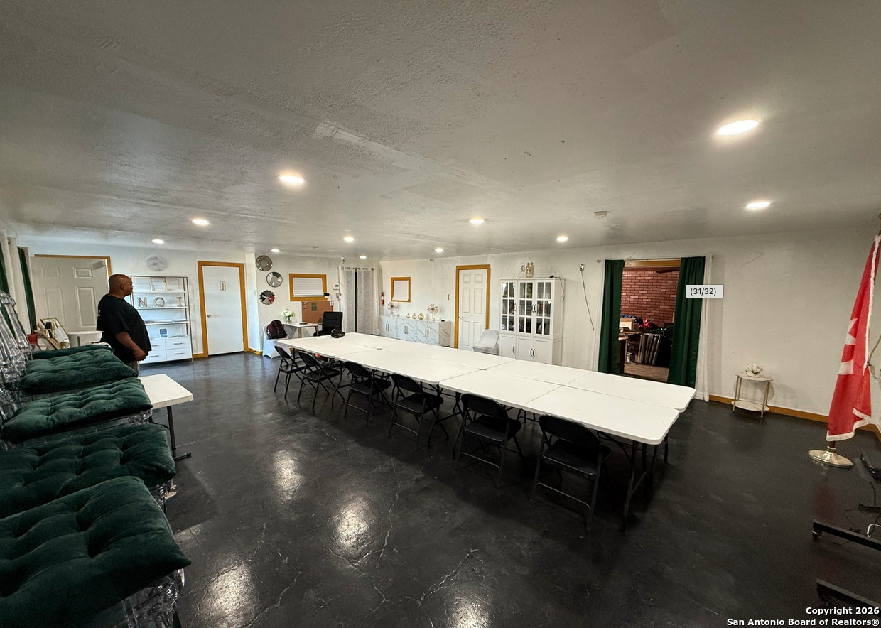 1130 Hampton San Antonio TX 78210