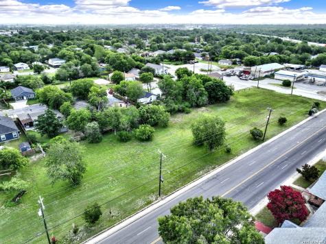 3079 Martin Luther King Drive San Antonio TX 78220