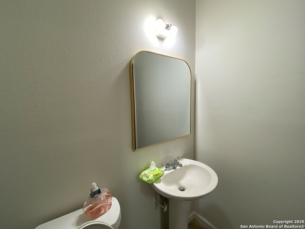 129 Bandera San Antonio TX 78228