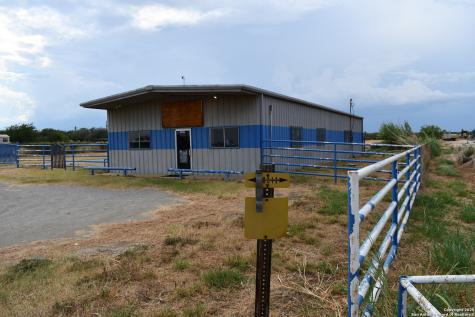 16776 S Ih 35 Dilley TX 78017