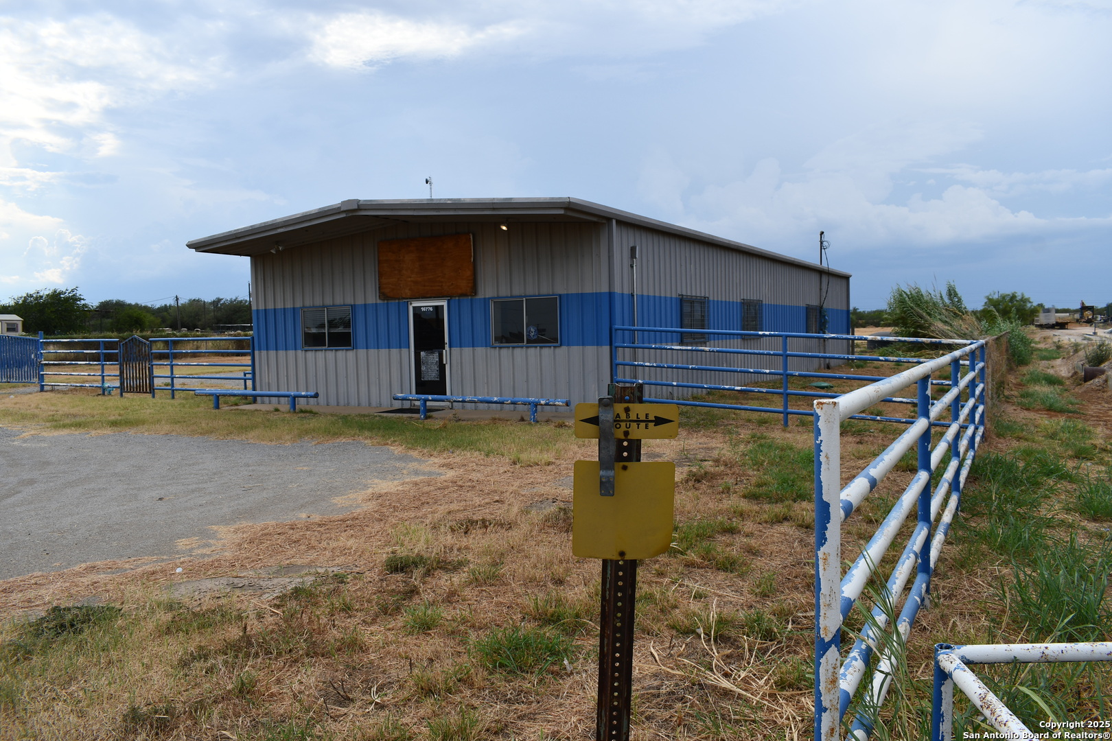 16776 S Ih 35 Dilley TX 78017