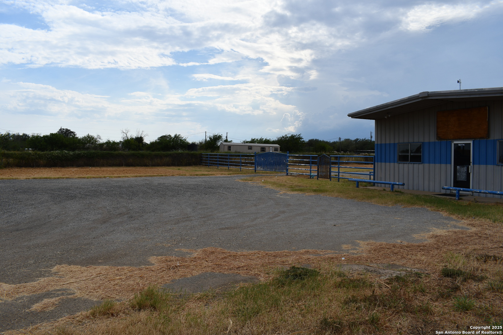 16776 S Ih 35 Dilley TX 78017