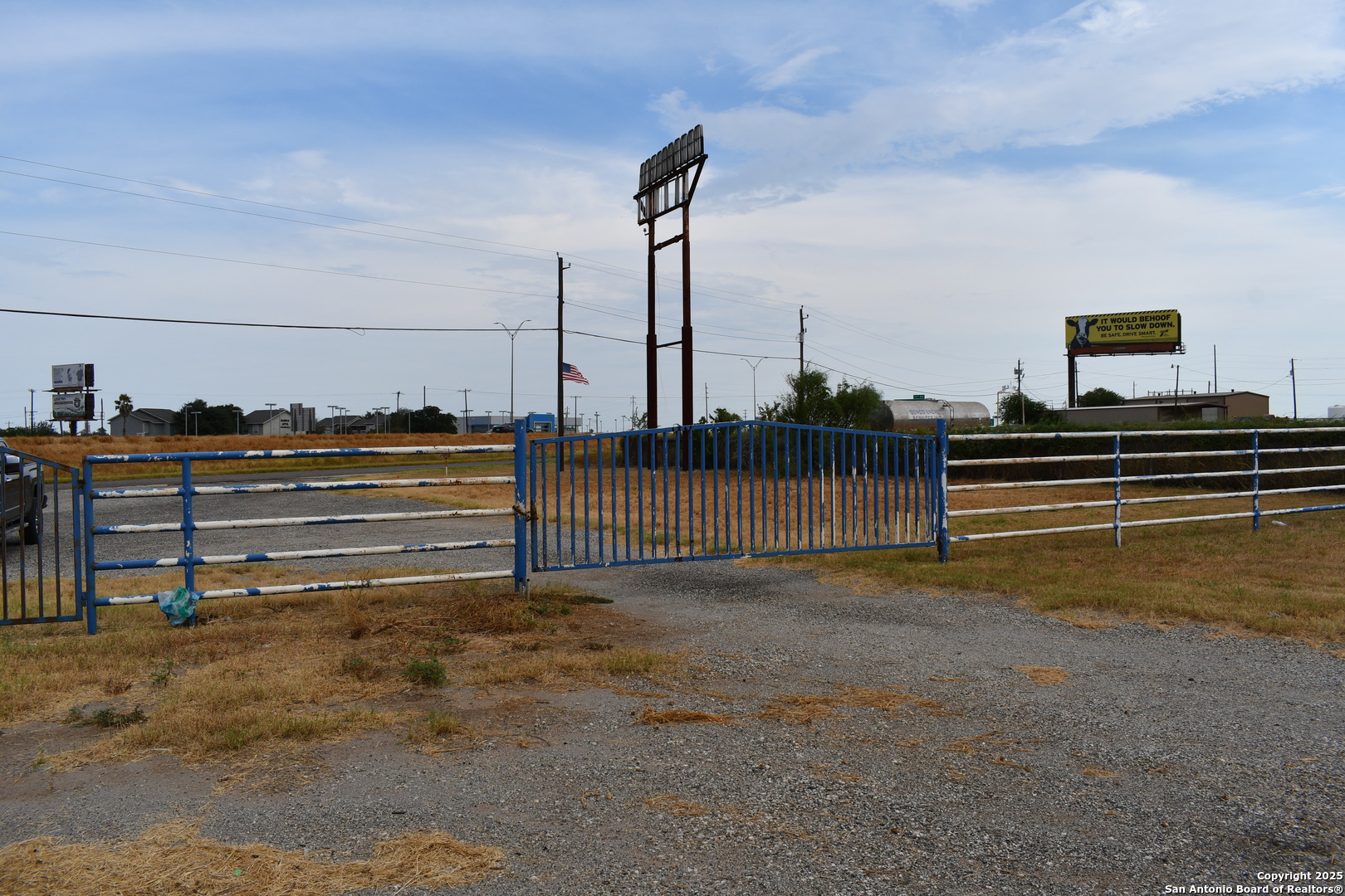 16776 S Ih 35 Dilley TX 78017