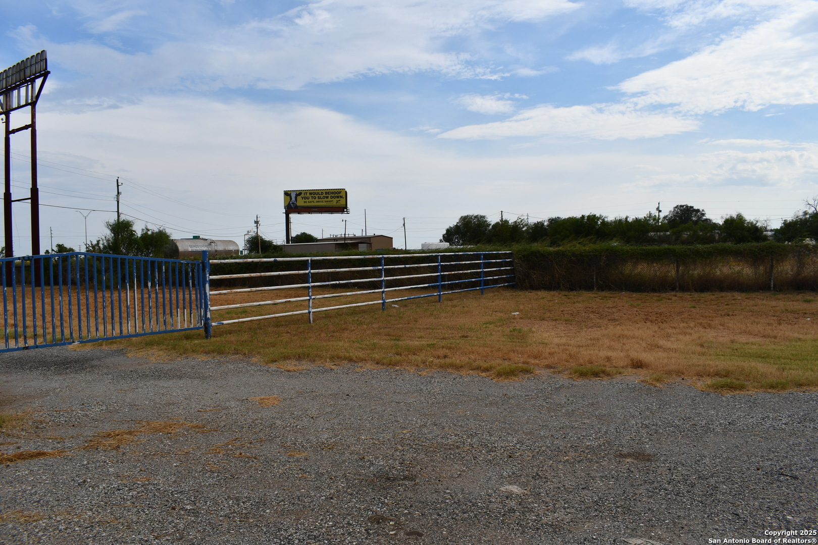 16776 S Ih 35 Dilley TX 78017