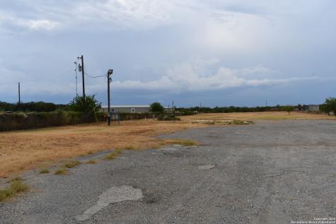 16776 S Ih 35 Dilley TX 78017