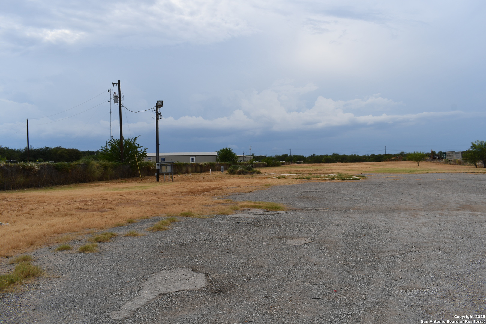 16776 S Ih 35 Dilley TX 78017