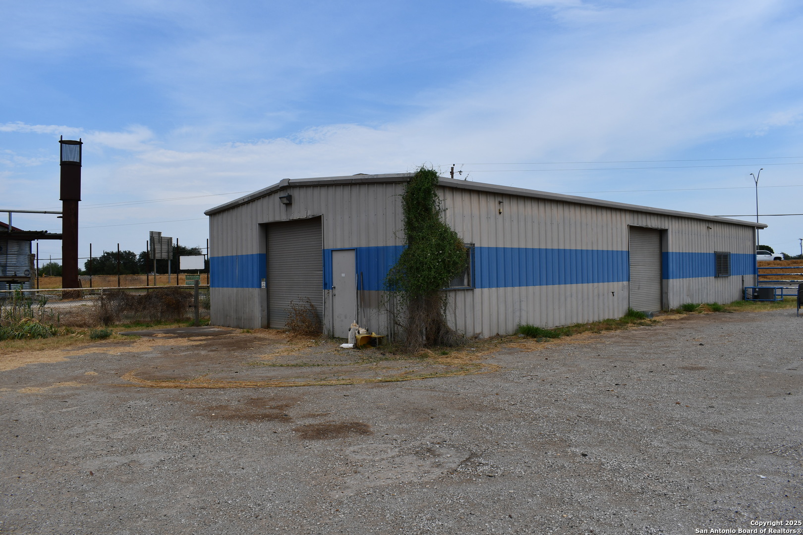 16776 S Ih 35 Dilley TX 78017