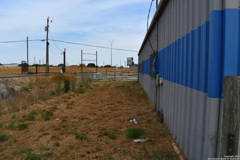 16776 S Ih 35 Dilley TX 78017