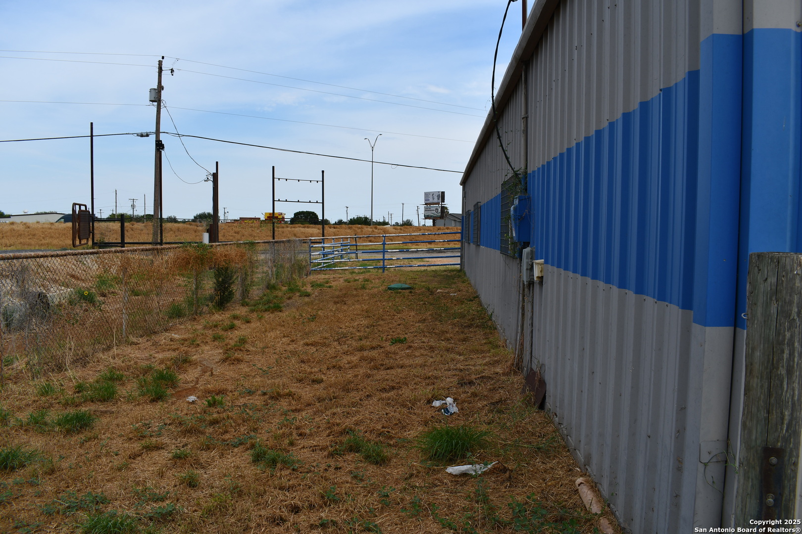 16776 S Ih 35 Dilley TX 78017