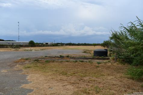 16776 S Ih 35 Dilley TX 78017