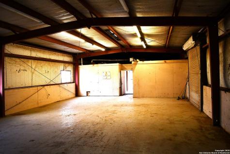 16776 S Ih 35 Dilley TX 78017