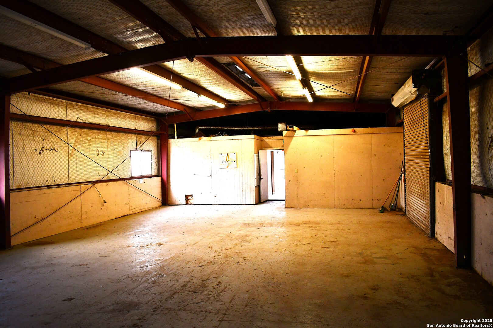 16776 S Ih 35 Dilley TX 78017