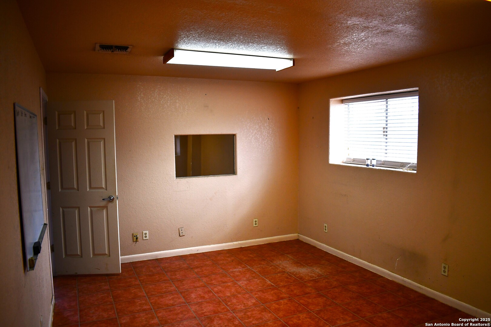 16776 S Ih 35 Dilley TX 78017