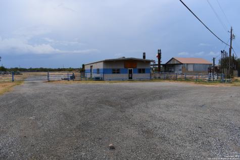 16776 S Ih 35 Dilley TX 78017