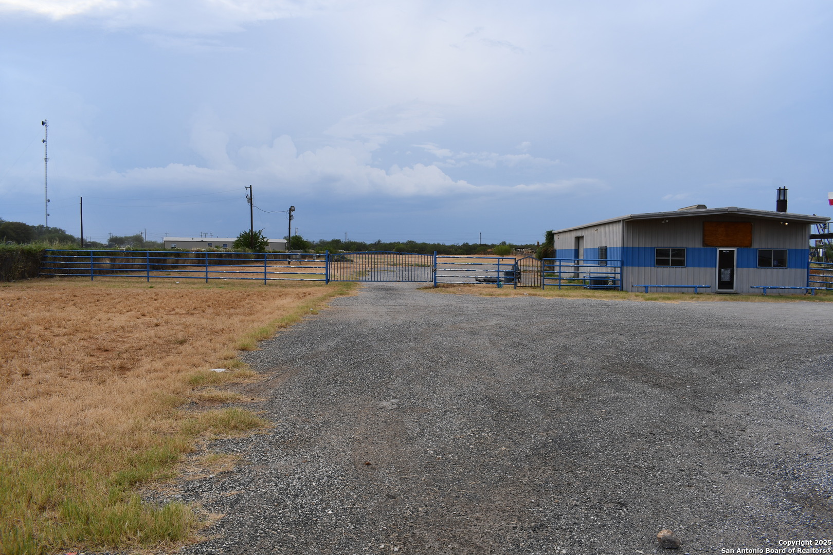 16776 S Ih 35 Dilley TX 78017