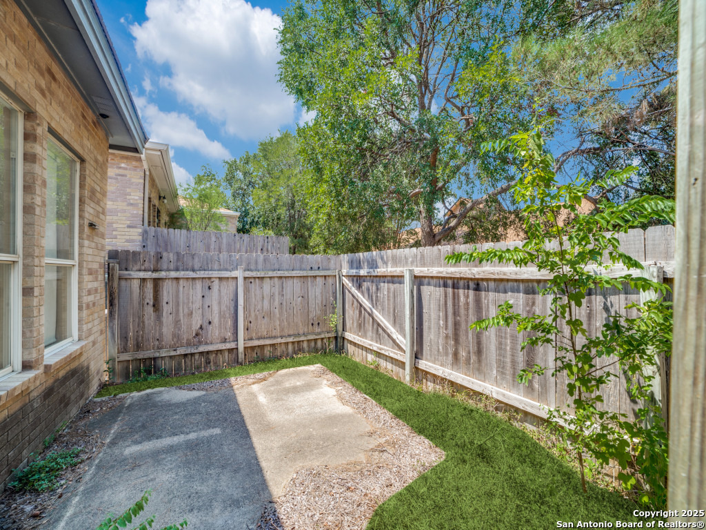 8627 Cinnamon Creek San Antonio TX 78240