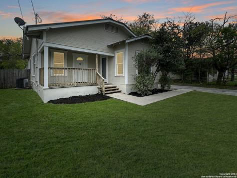 241 W Merriweather Street New Braunfels TX 78130