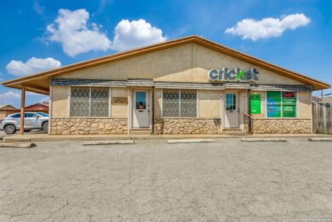 901 Oak Street Jourdanton TX 78026