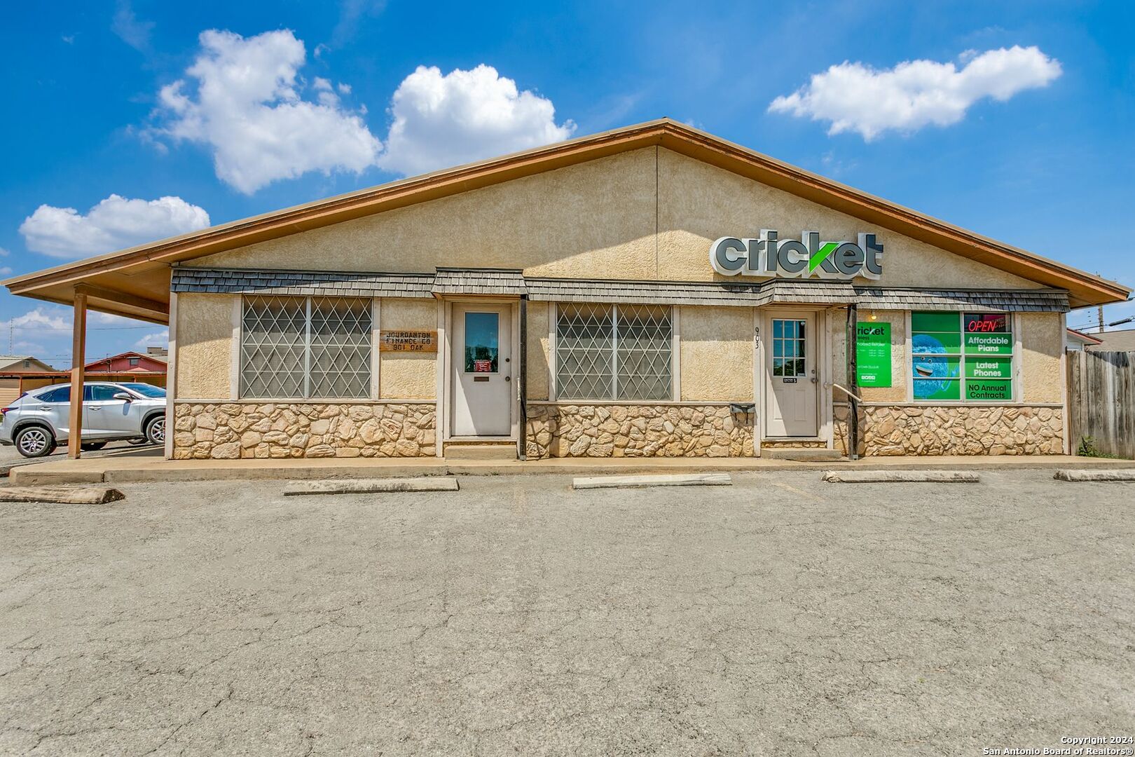 901 Oak Street Jourdanton TX 78026