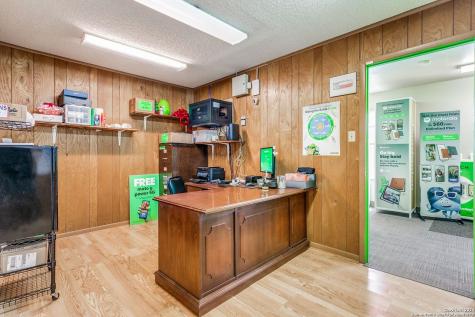 901 Oak Street Jourdanton TX 78026