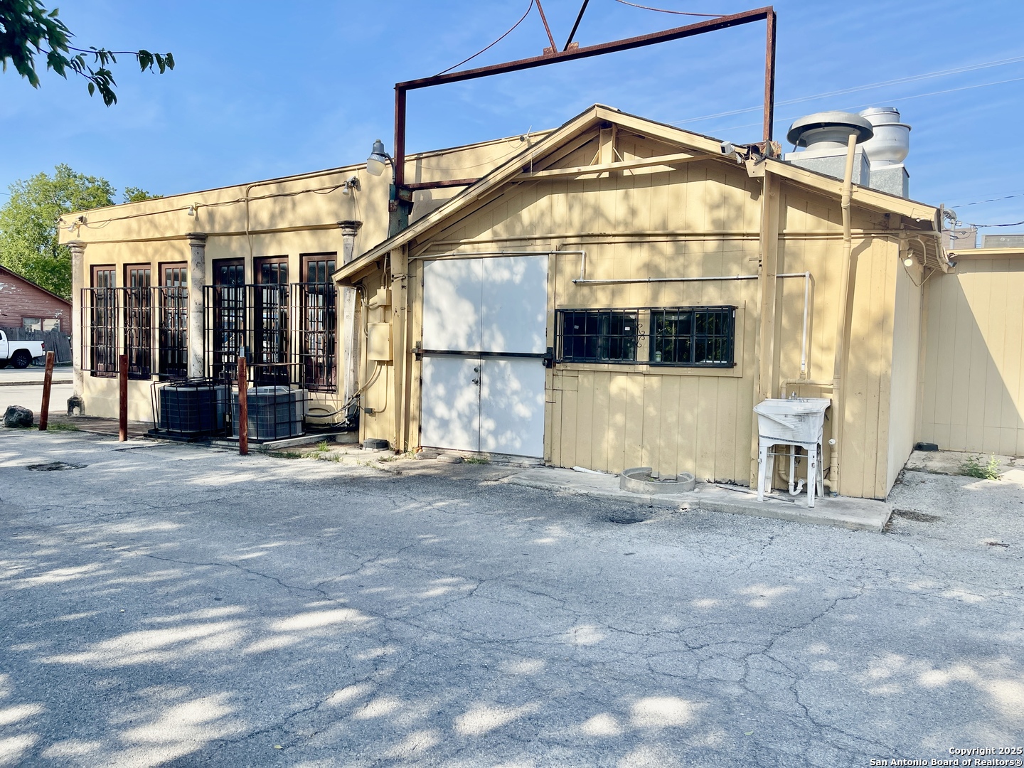 1002 Pleasanton Road San Antonio TX 78214