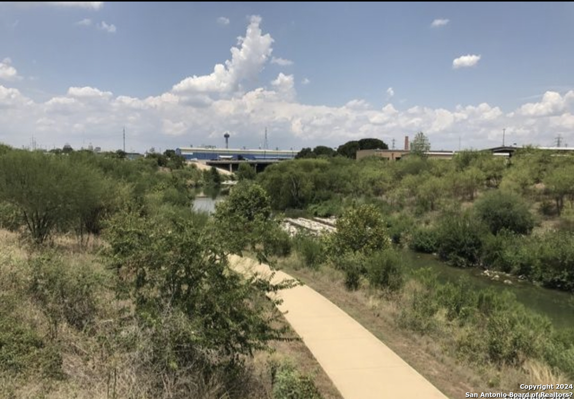 103 W Mitchell Street San Antonio TX 78204