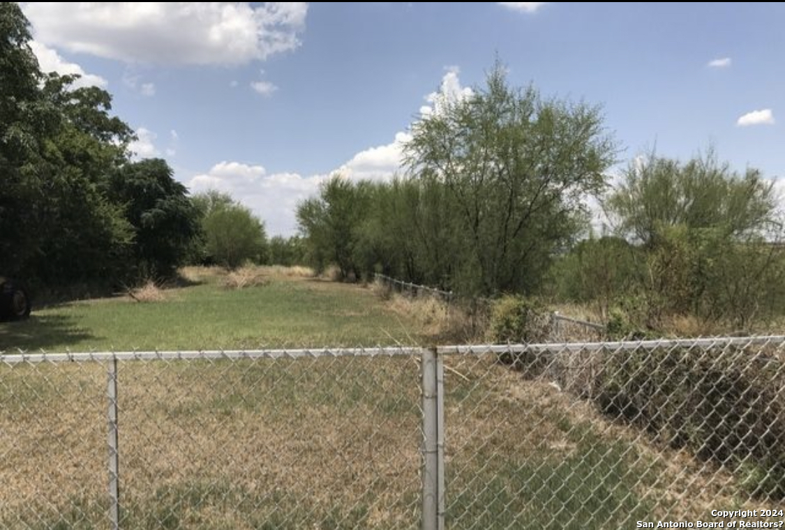 103 W Mitchell Street San Antonio TX 78204