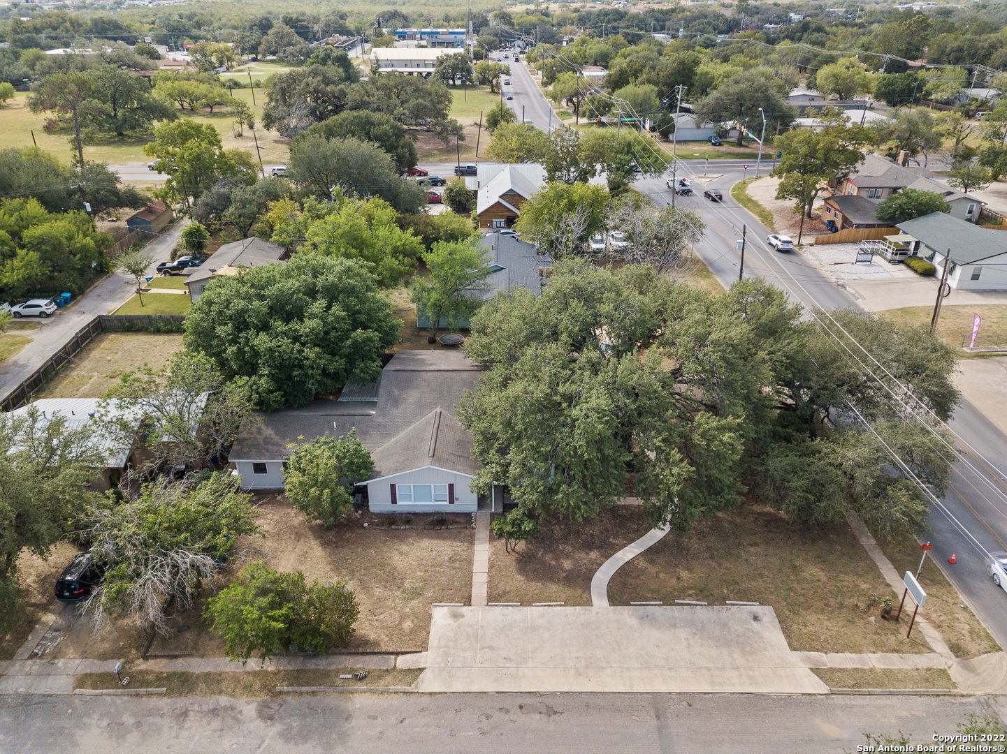 122 N Bryant Street Pleasanton TX 78064