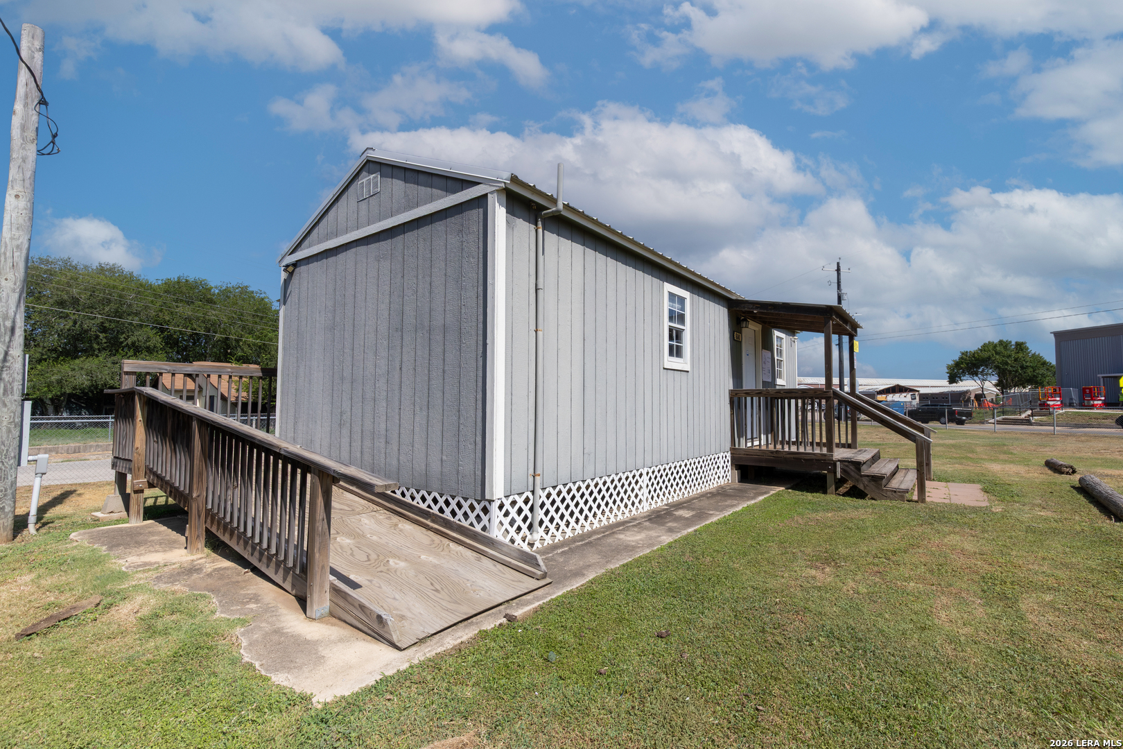 404 N 8th Street Poteet TX 78065