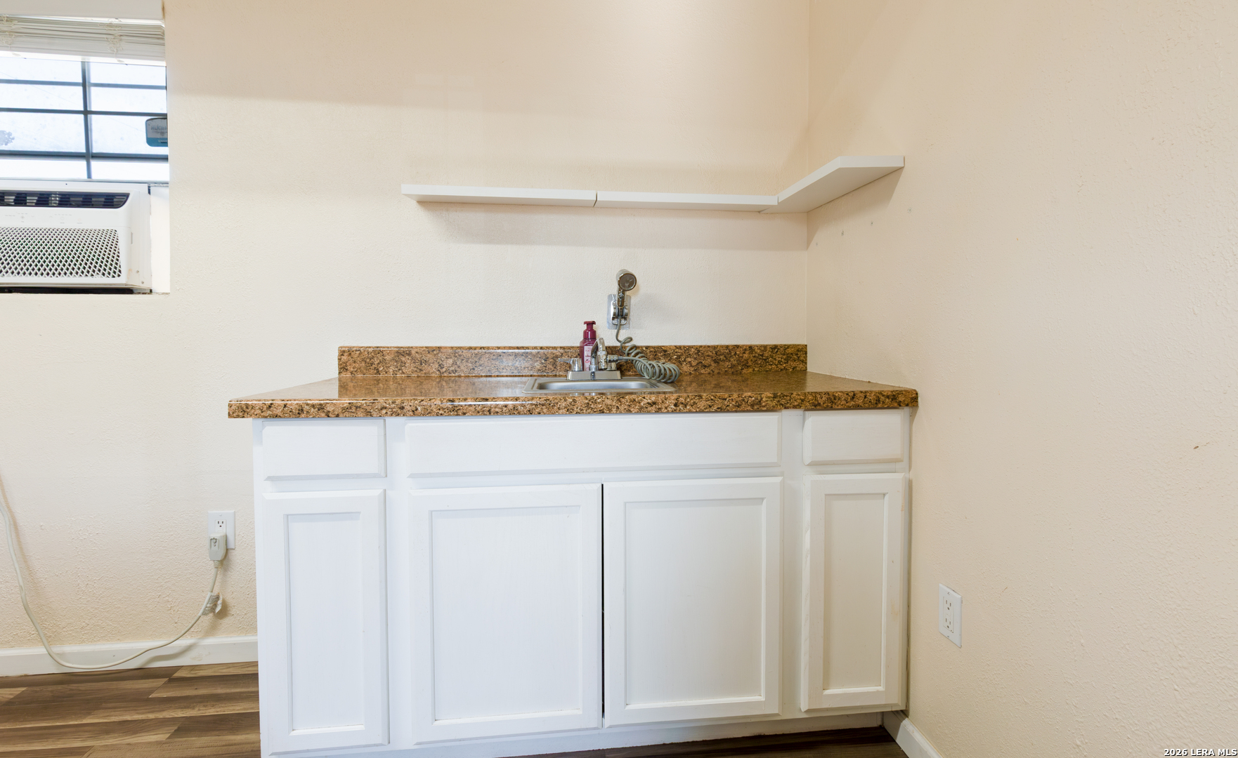 404 N 8th Street Poteet TX 78065