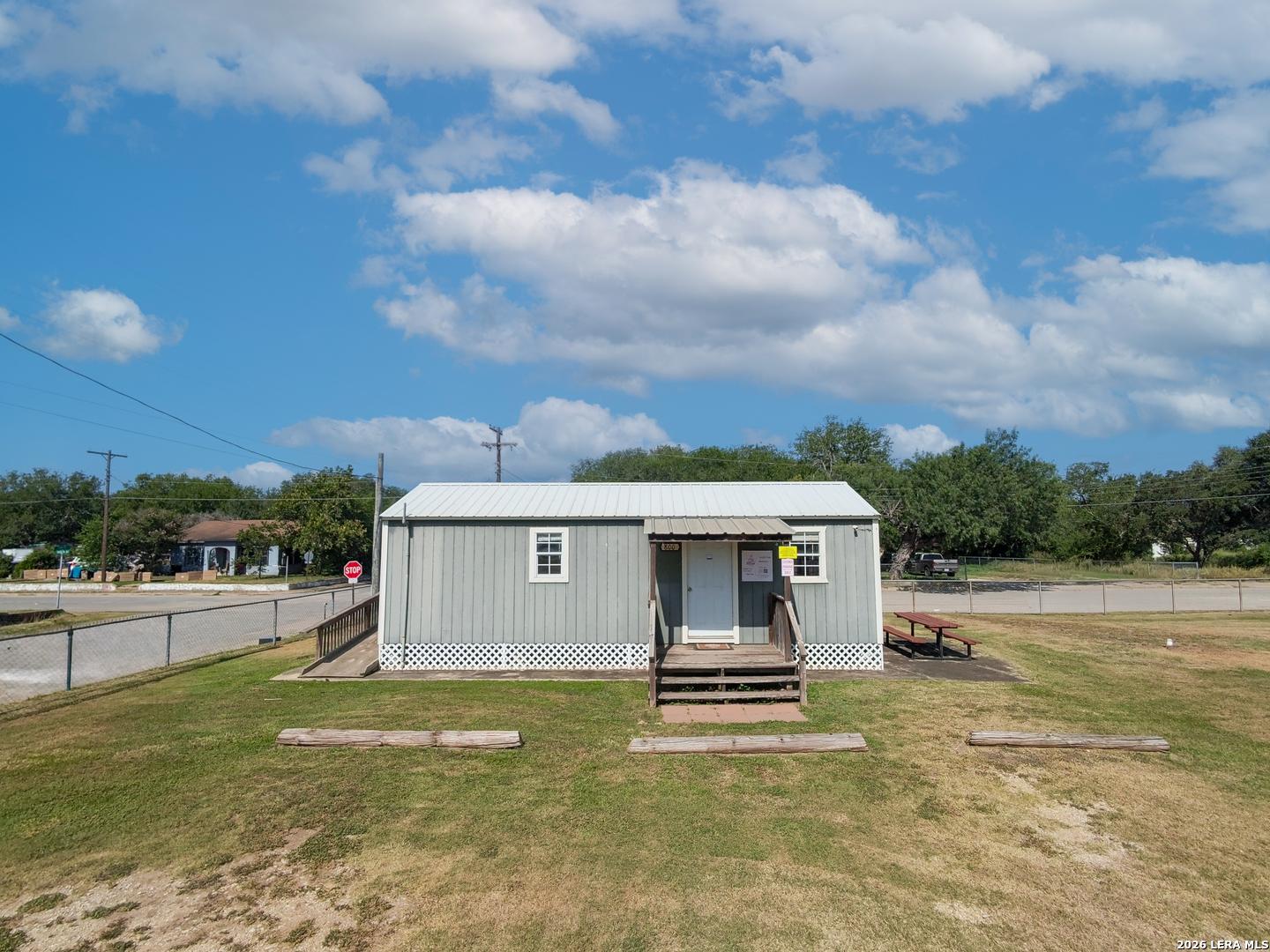404 N 8th Street Poteet TX 78065