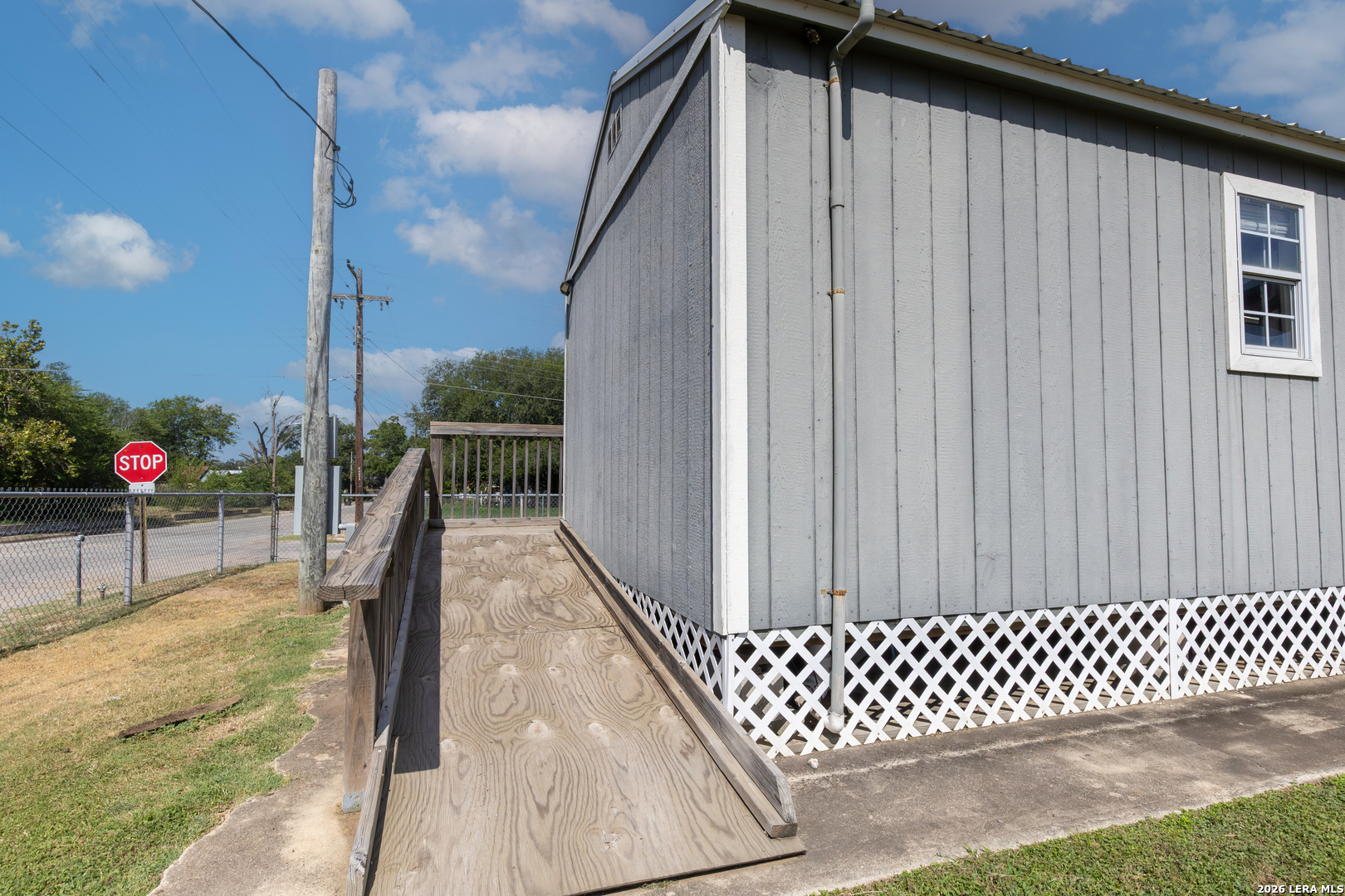 404 N 8th Street Poteet TX 78065