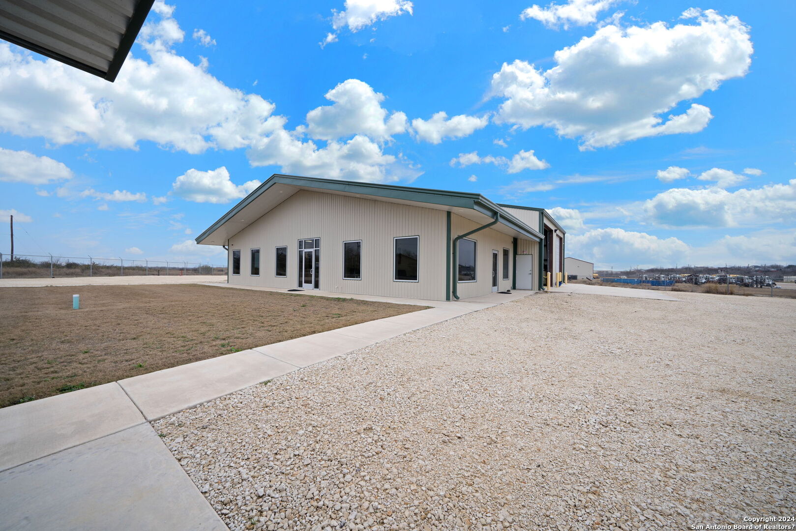 200 N Yule Avenue Charlotte TX 78011