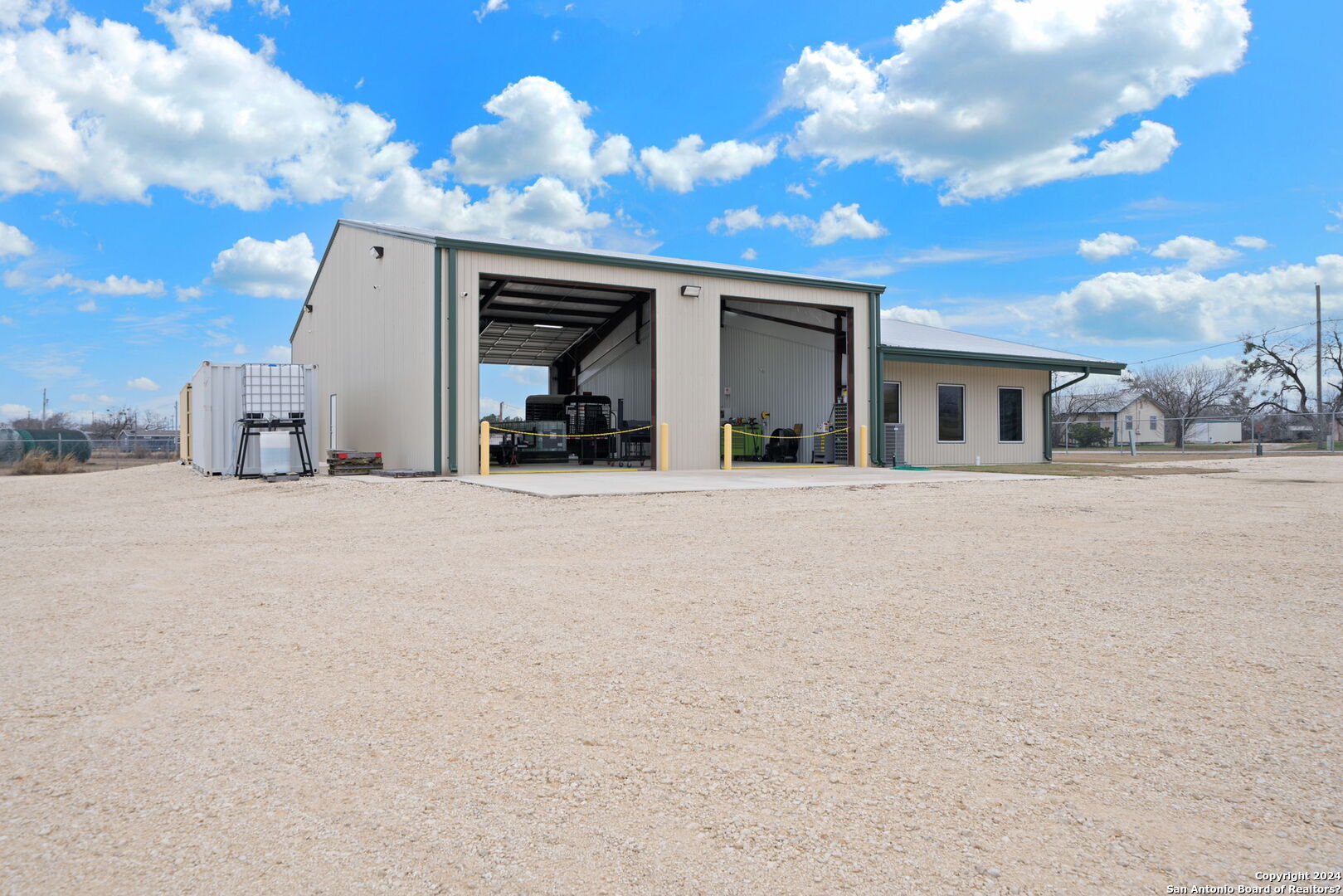 200 N Yule Avenue Charlotte TX 78011